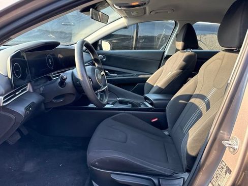 Used 2024 Hyundai Elantra SEL FWD image 6