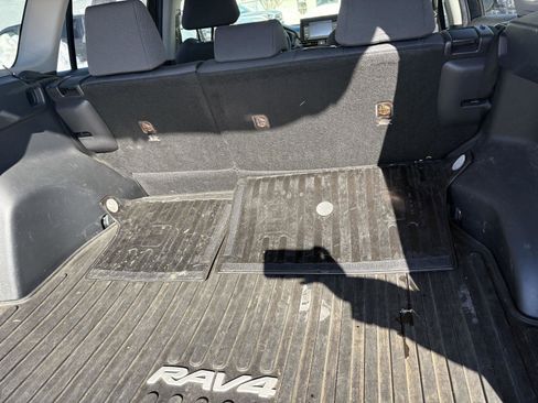 Used 2019 Toyota RAV4 XLE w/ Convenience Package image 25