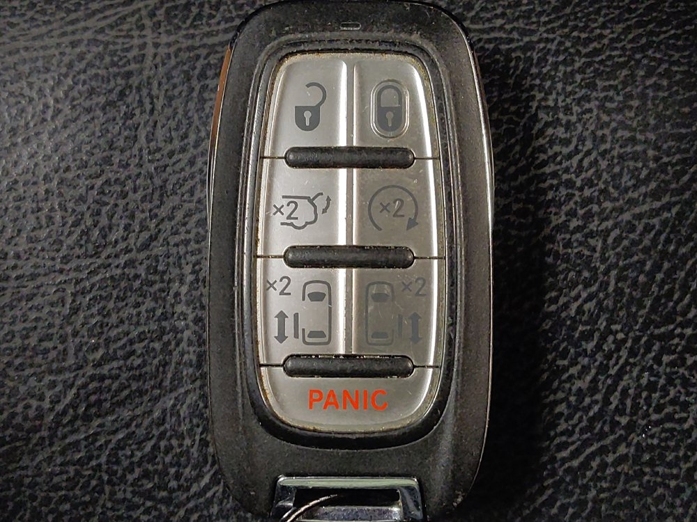 Used 2017 Chrysler Pacifica Touring-L Plus w/ Advanced Safetytec Group FWD image 32