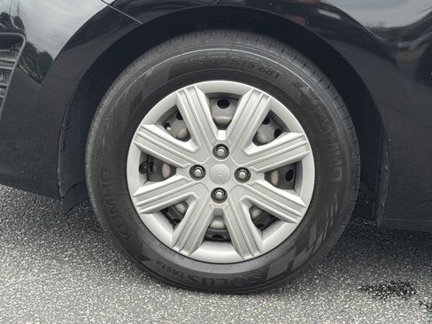 Used 2023 Kia Rio LX FWD image 25
