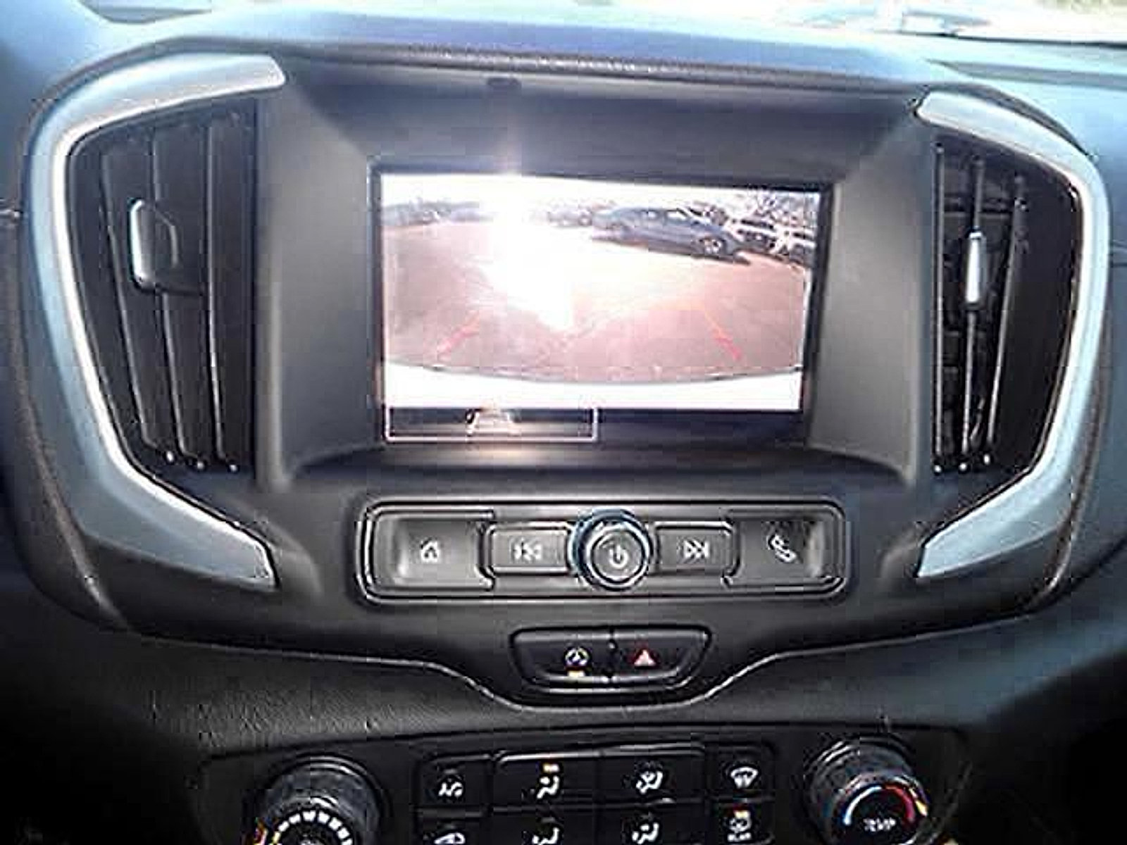 Used 2022 GMC Terrain SLE w/ Fleet Convenience Package AWD/4WD image 9