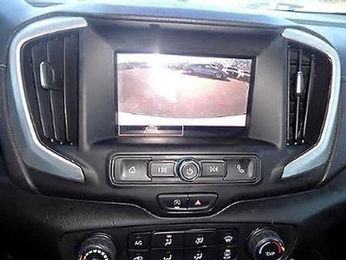 Used 2022 GMC Terrain SLE w/ Fleet Convenience Package AWD/4WD image 9