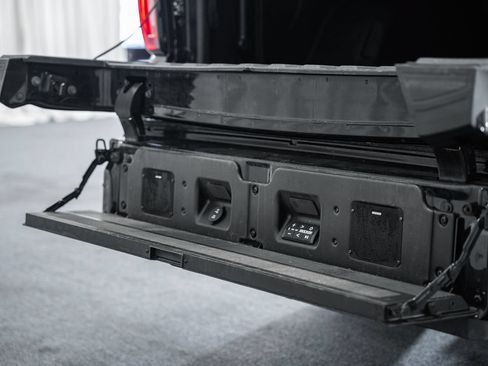 Used 2023 GMC Sierra 1500 Denali Ultimate AWD/4WD image 9