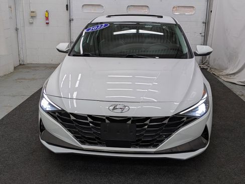 Used 2022 Hyundai Elantra Limited image 16