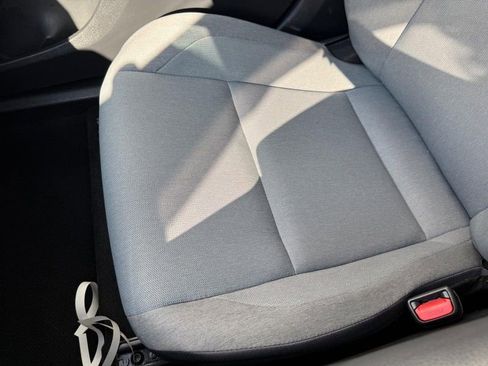 Used 2025 Toyota Camry LE image 27