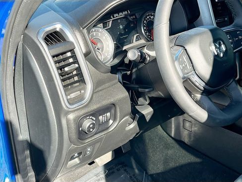 Used 2025 RAM 1500 Big Horn AWD/4WD image 10