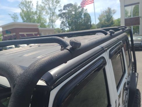 Used 2017 Jeep Wrangler Unlimited Sport w/ Quick Order Package 24S AWD/4WD image 35