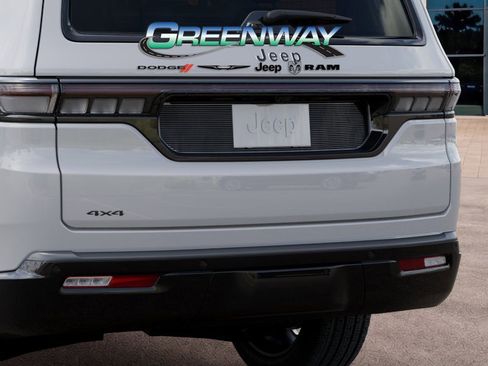 New 2026 Jeep Grand Wagoneer Summit AWD/4WD image 13