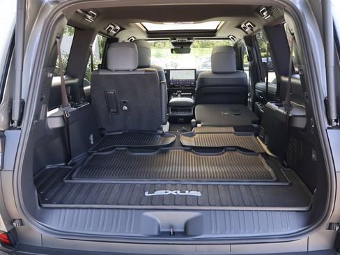 Used 2026 Lexus GX 550 w/ Accessory Package (2T) AWD/4WD image 10