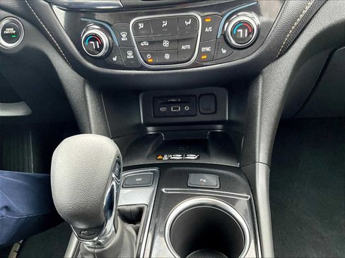 Used 2022 Chevrolet Equinox Premier image 25