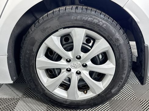 Used 2024 Toyota Corolla LE FWD image 34