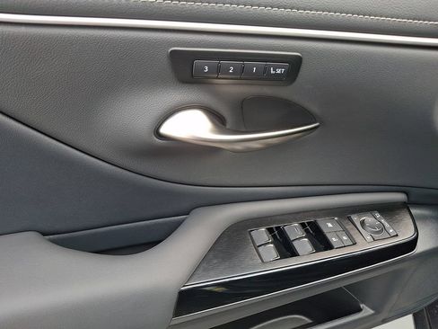 Used 2025 Lexus ES 350 w/ Premium Package FWD image 13