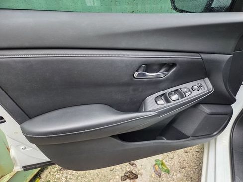 Used 2020 Nissan Sentra SV FWD image 9