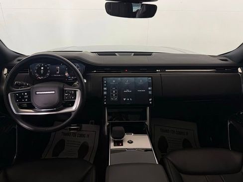 Certified 2025 Land Rover Range Rover SE image 22