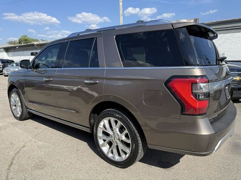 Used 2018 Ford Expedition Platinum AWD/4WD image 5