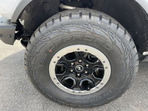 Used 2022 Ford Bronco Badlands AWD/4WD image 2