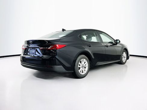 Used 2025 Toyota Camry LE image 9
