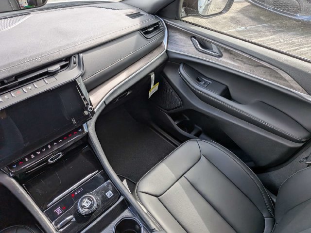New 2027 Jeep Grand Cherokee Limited w/ Limited Altitude Package RWD image 20