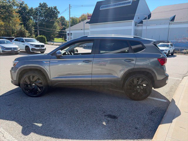 Certified 2024 Volkswagen Taos SE AWD/4WD image 7