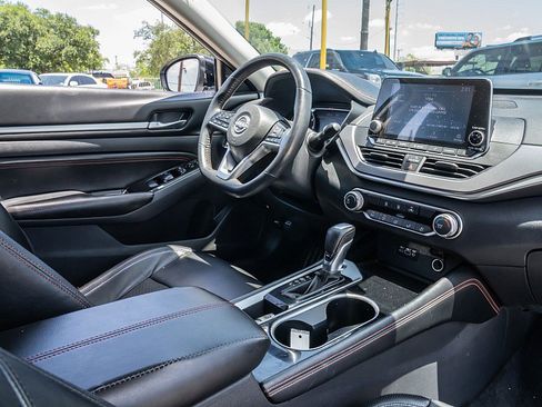 Used 2023 Nissan Altima 2.5 SR FWD image 19