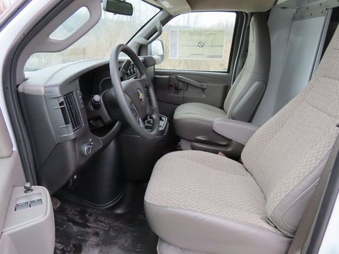 New 2025 Chevrolet Express 3500 w/ Power Convenience Package image 22