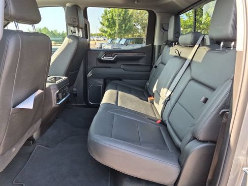 Used 2025 GMC Sierra 1500 SLT AWD/4WD image 37