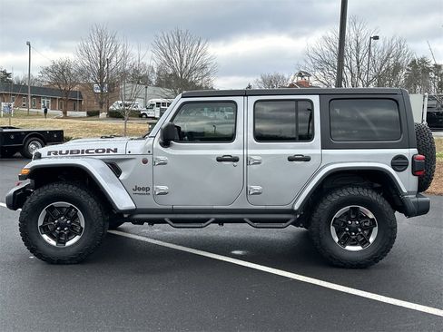 Used 2018 Jeep Wrangler Unlimited Rubicon image 2