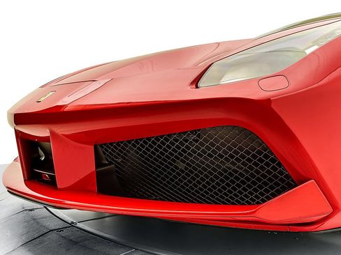 Certified 2018 Ferrari 488 GTB RWD image 25