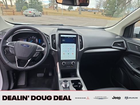 Used 2024 Ford Edge SEL image 12