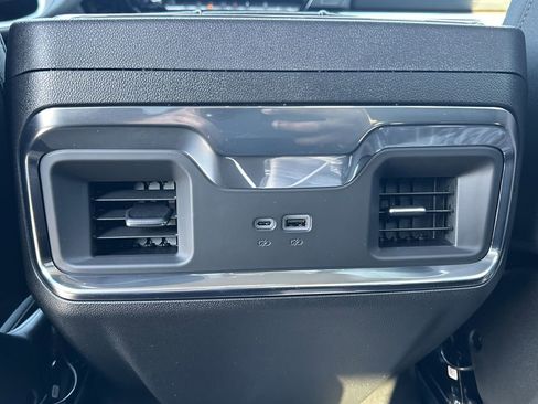 New 2026 GMC Sierra 1500 Elevation image 23