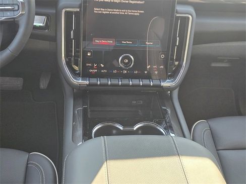 New 2026 GMC Yukon XL Elevation image 17