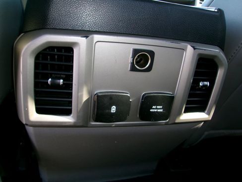 Used 2019 Ford F150 Lariat RWD image 14