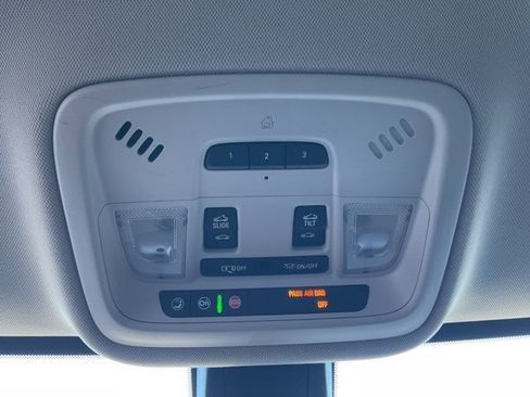 Used 2018 Chevrolet Traverse Premier w/ Driver Confidence II Package image 21