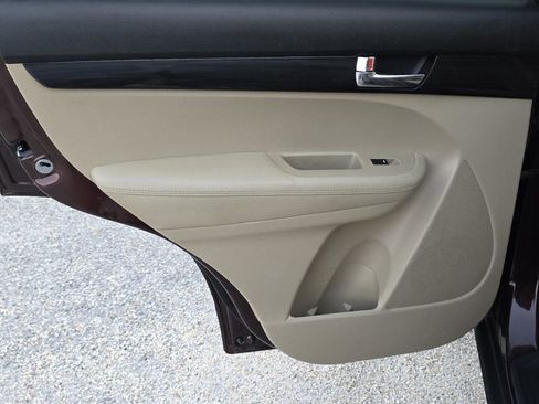 Used 2013 Kia Sorento EX image 29