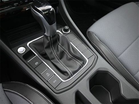 New 2026 Volkswagen Jetta SE image 9