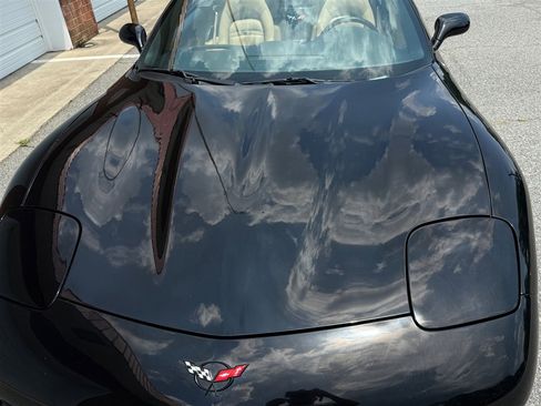 Used 2002 Chevrolet Corvette Convertible w/ Preferred Equipment Group1 image 15