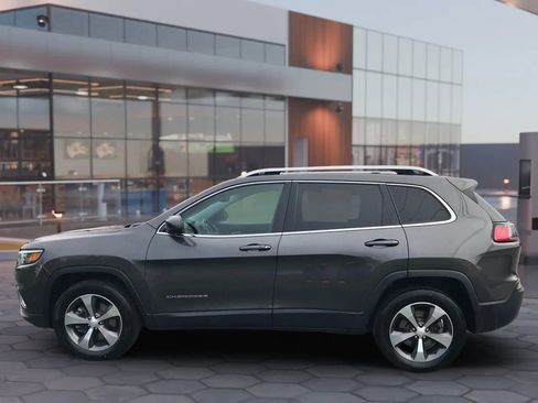 Used 2019 Jeep Cherokee Limited w/ Technology Group image 5