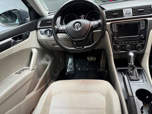 Used 2017 Volkswagen Passat 1.8T R-Line image 46