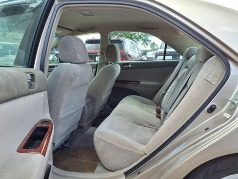 Used 2002 Toyota Camry XLE FWD image 9