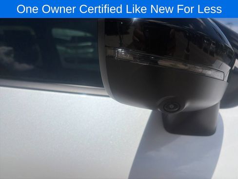 Used 2025 Nissan Rogue SL AWD/4WD image 35