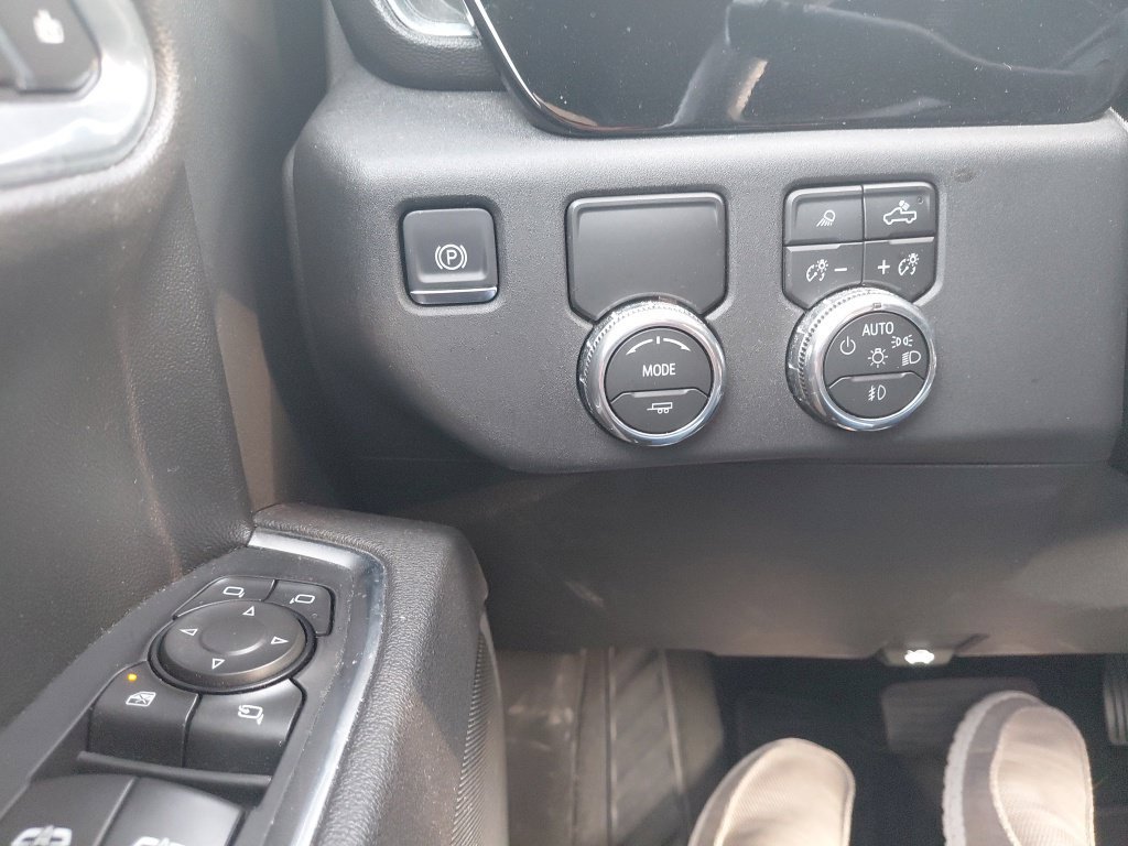 Used 2026 GMC Sierra 1500 SLT RWD image 26