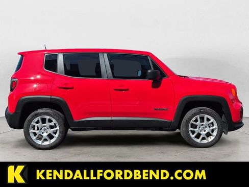 Used 2023 Jeep Renegade Latitude AWD/4WD image 6