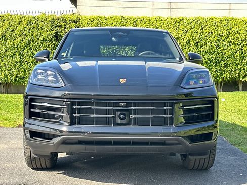 New 2026 Porsche Cayenne Coupe image 11