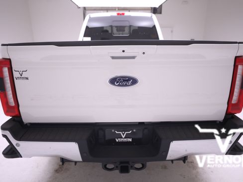 New 2026 Ford F350 Lariat w/ Chrome Package image 4