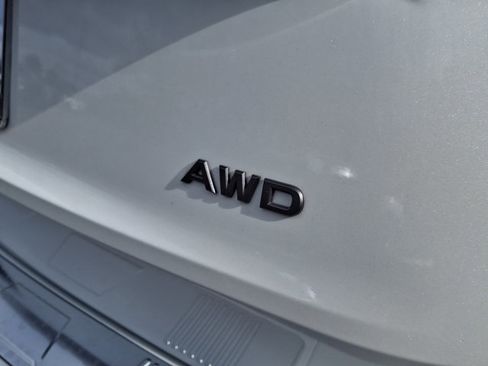 Certified 2025 Nissan Rogue SV image 30