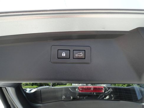 Used 2022 Subaru Outback Limited AWD/4WD image 25