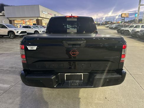 Used 2024 Nissan Frontier PRO-4X w/ Technology Package image 8