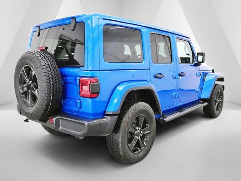 Used 2023 Jeep Wrangler Unlimited Sahara AWD/4WD image 7