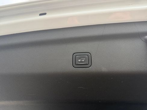 Used 2022 GMC Yukon AT4 AWD/4WD image 29