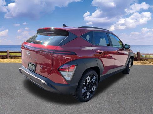 Used 2025 Hyundai Kona SEL FWD image 8
